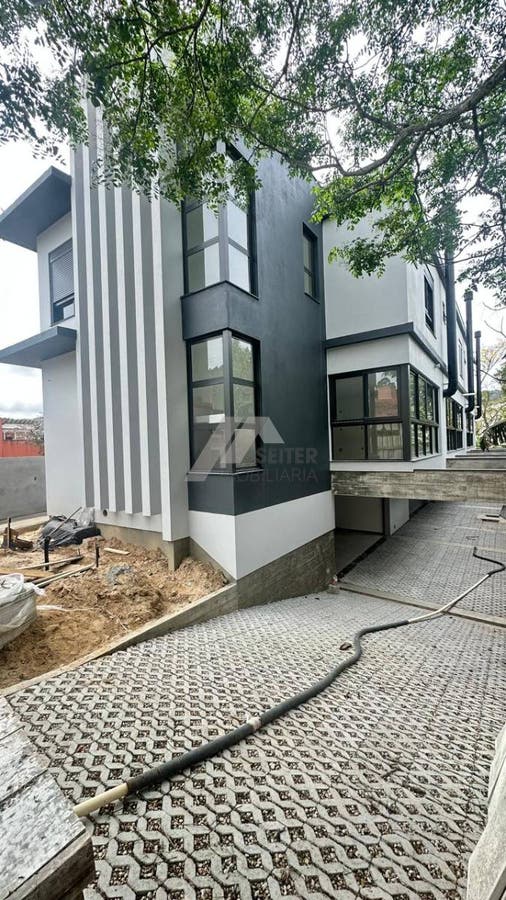 Sobrado moderno de alto padrão