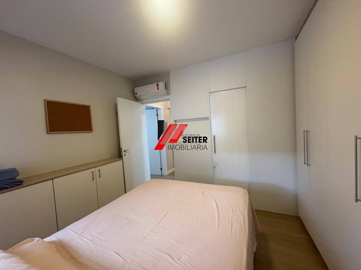 Apartamento de 2 Domitorios com Suite a Venda em Florianopolis