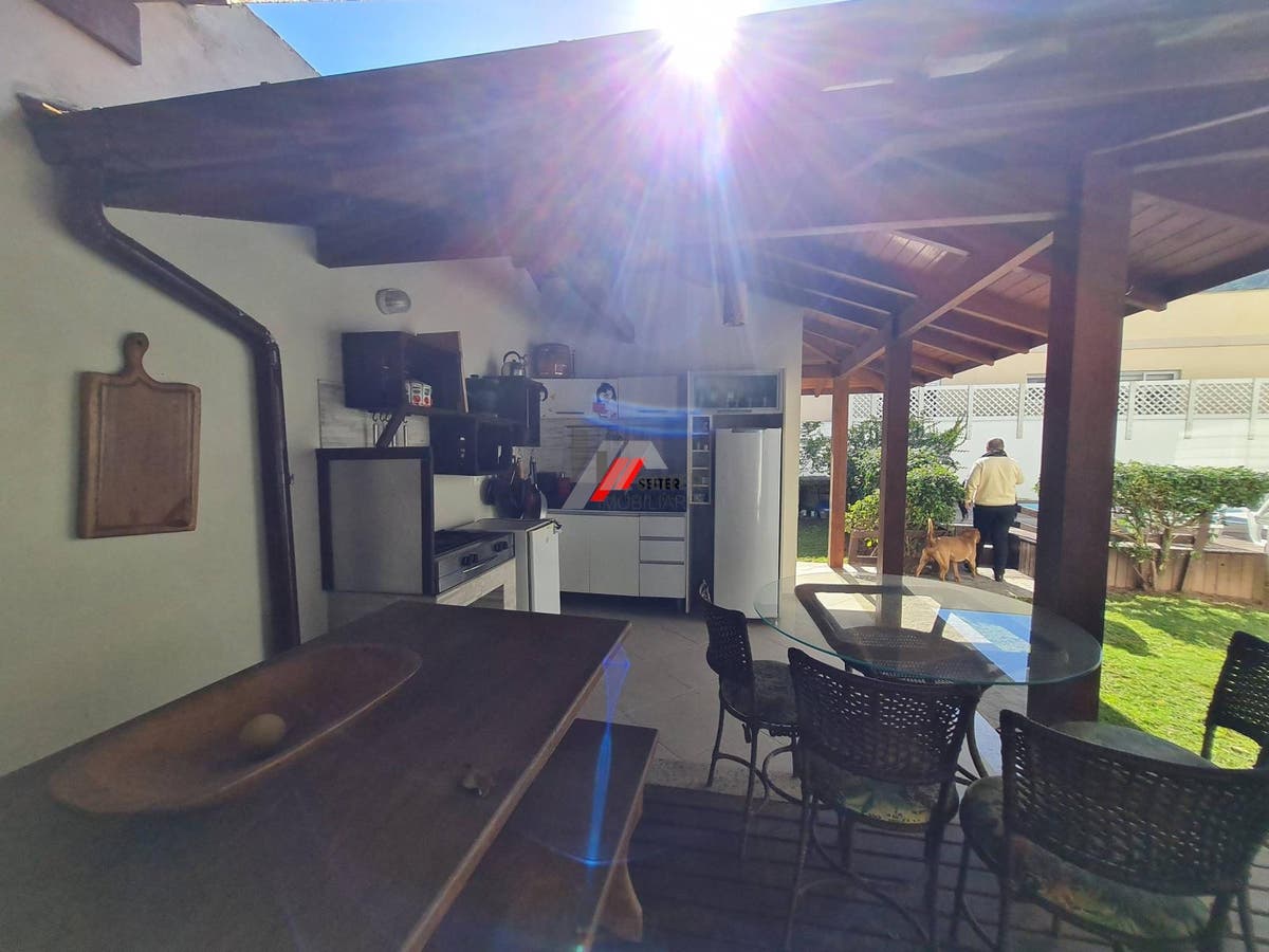Casa de 3 suites a venda Lagoa da Conceiçao Florianopolis com 352 metros de area util