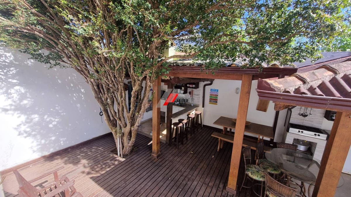 Casa de 3 suites a venda Lagoa da Conceiçao Florianopolis com 352 metros de area util