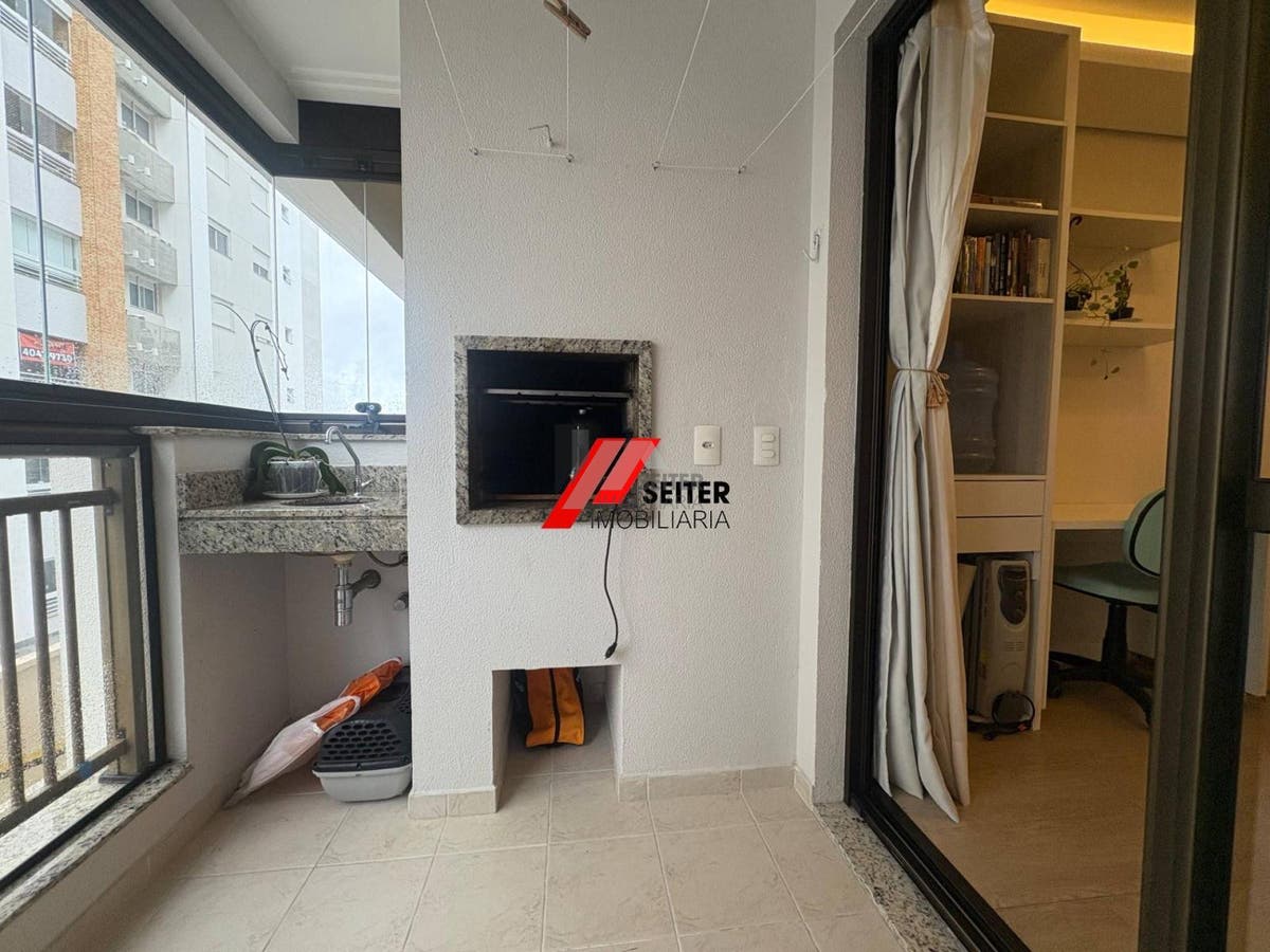 Apartamento de 2 Domitorios com Suite a Venda em Florianopolis