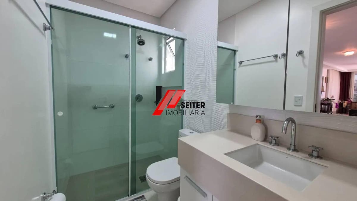 Cobertura 2 dormitórios com suite venda Centro Florianópolis