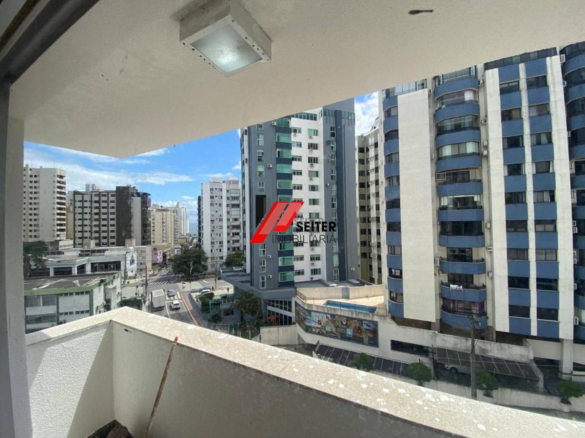 Apartamento com 3 dormitórios à venda no centro de Florianópolis