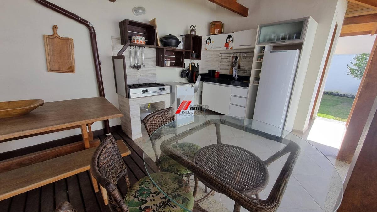 Casa de 3 suites a venda Lagoa da Conceiçao Florianopolis com 352 metros de area util
