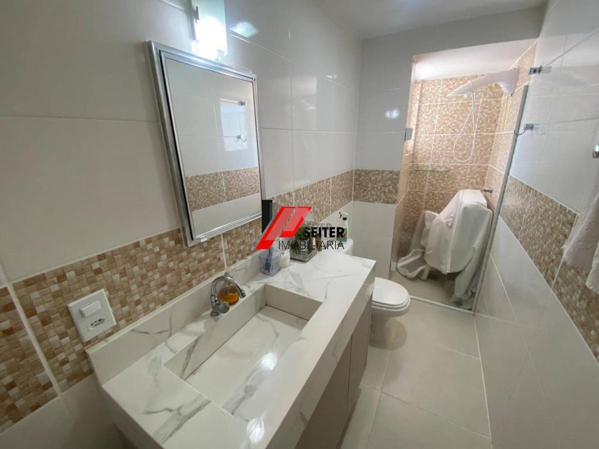 Apartamento com 3 dormitórios à venda no centro de Florianópolis