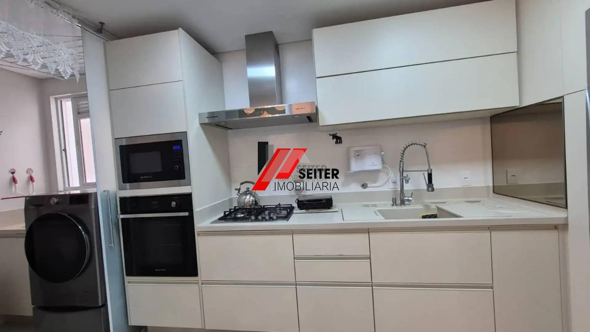 Cobertura 2 dormitórios com suite venda Centro Florianópolis