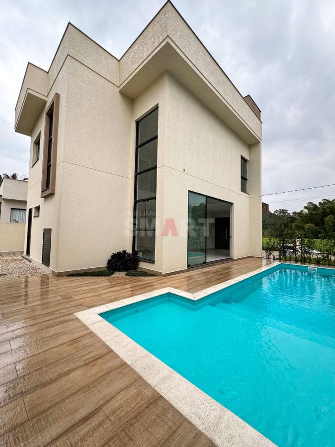 Casa Alto Com 1 Suíte mais 2 Quartos e Piscina Padrão Jaraguá do Sul