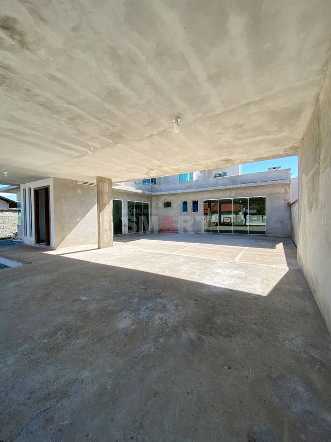 Sobrado com 238,00m² com 1 Suíte + 2 Quartos em Guaramirim