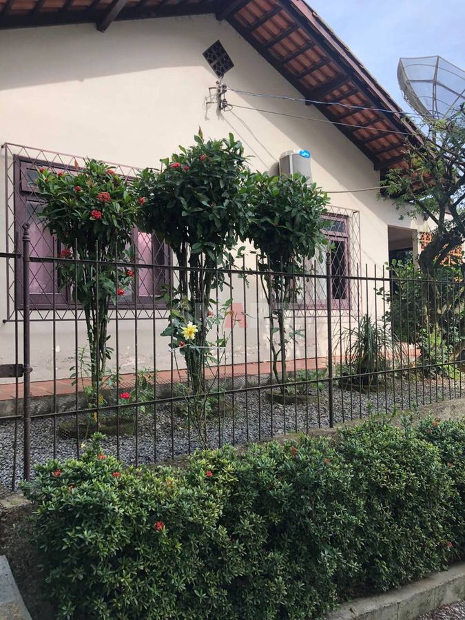 Terreno à Venda com Casa no Centro de Jaraguá do Sul