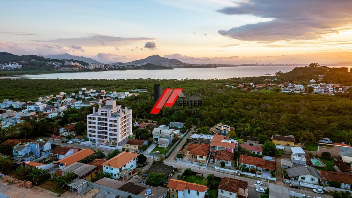 Apartamento a venda com 3 Dormitórios sendo 2 Suítes e 125 m2 em Florianópolis.