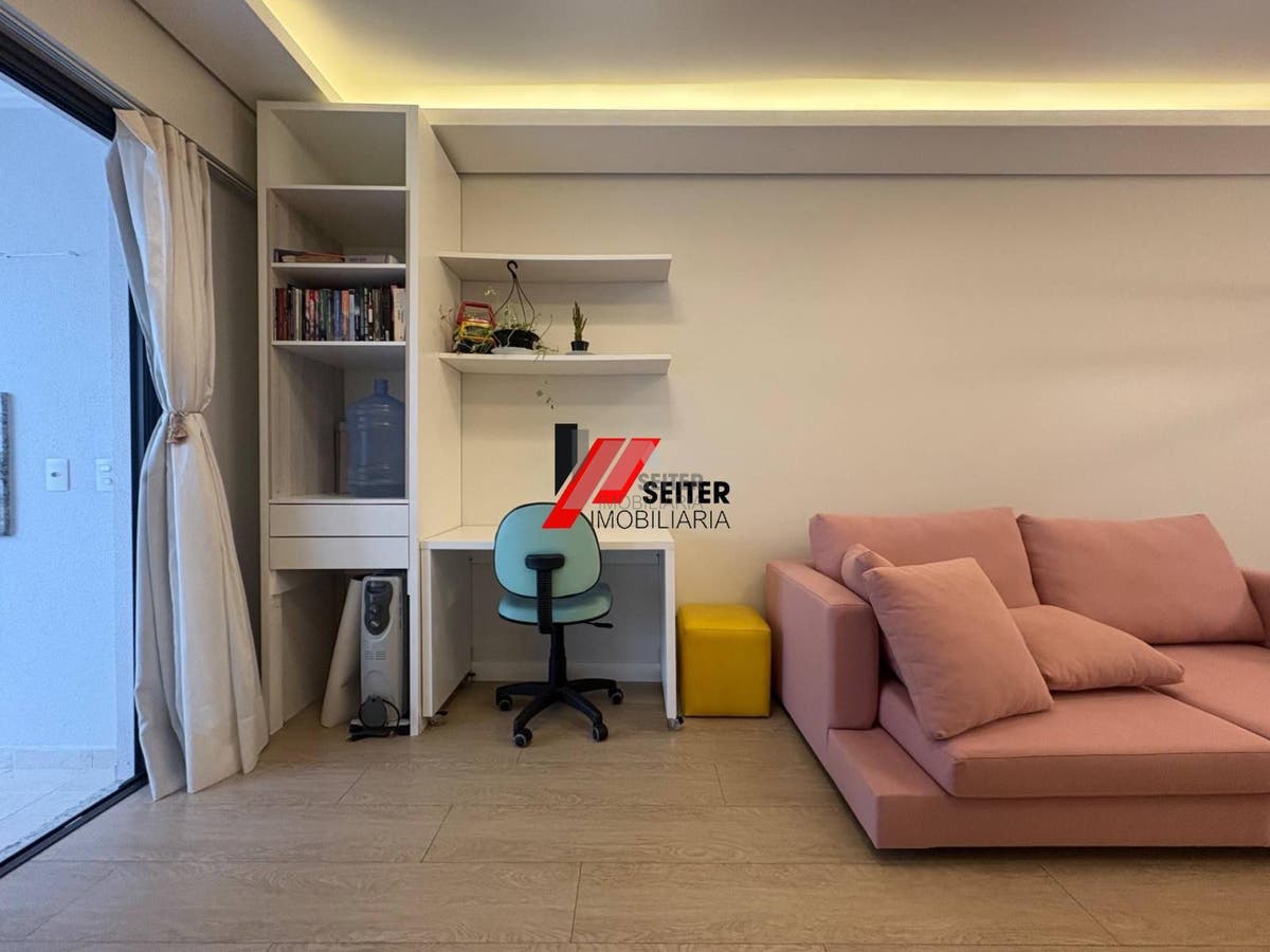 Apartamento de 2 Domitorios com Suite a Venda em Florianopolis