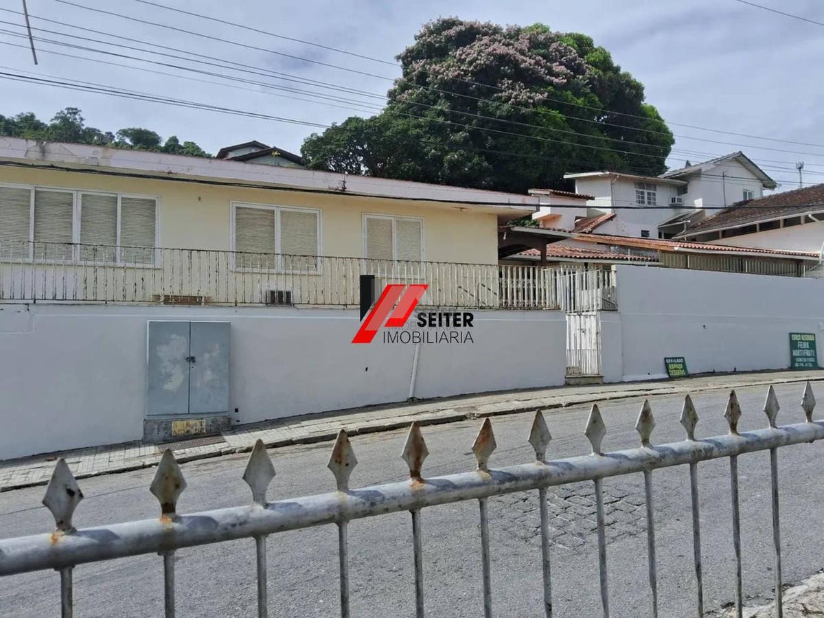 Casa grande a venda no bairro Agronomica