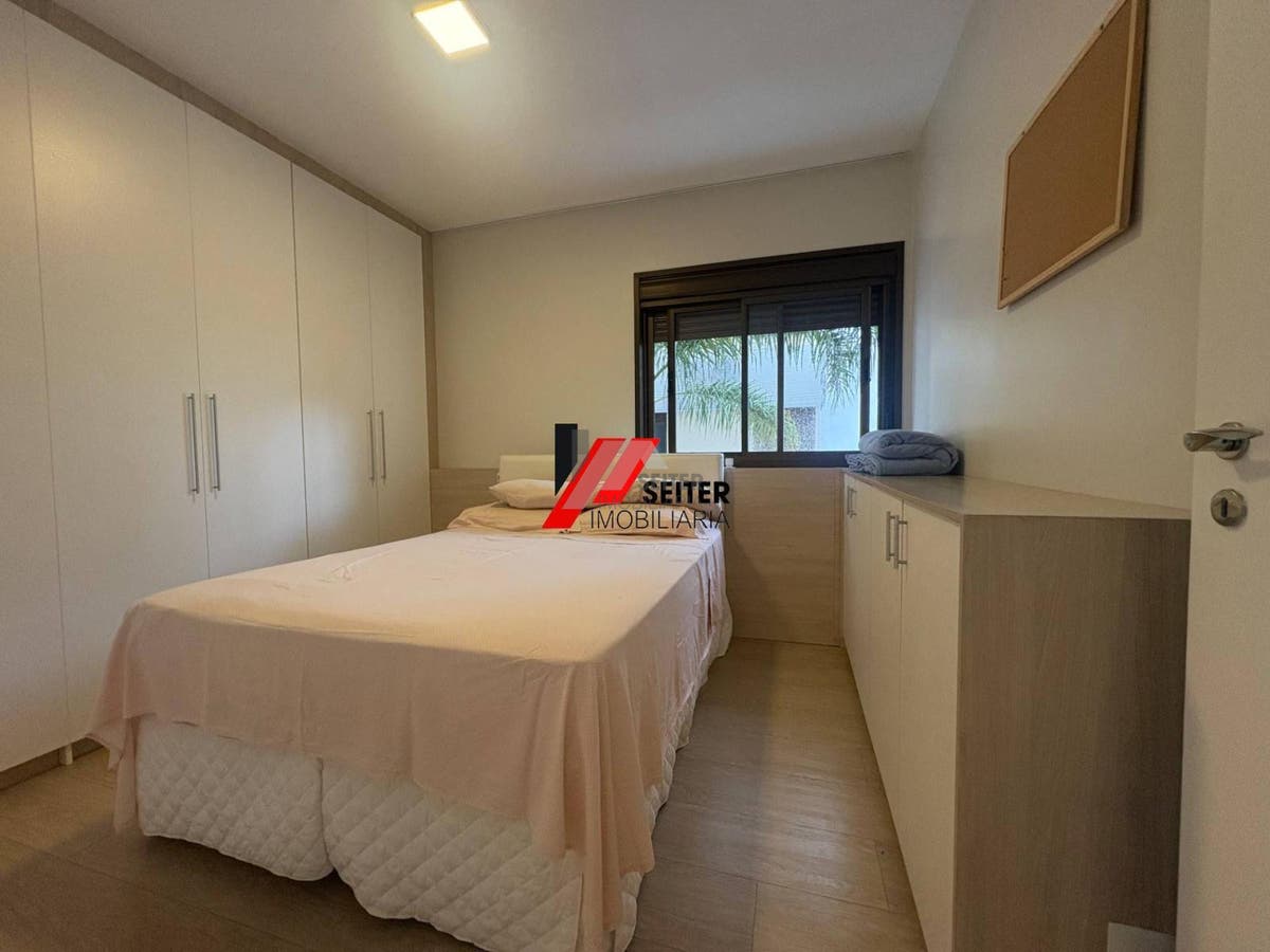 Apartamento de 2 Domitorios com Suite a Venda em Florianopolis