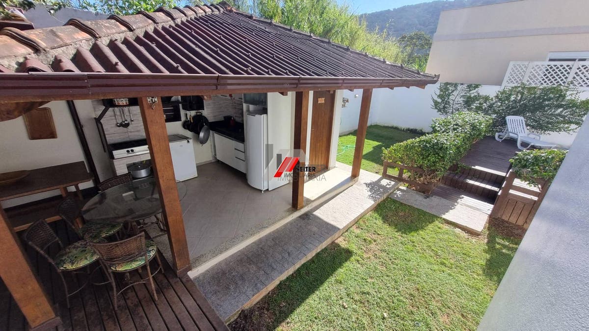 Casa de 3 suites a venda Lagoa da Conceiçao Florianopolis com 352 metros de area util