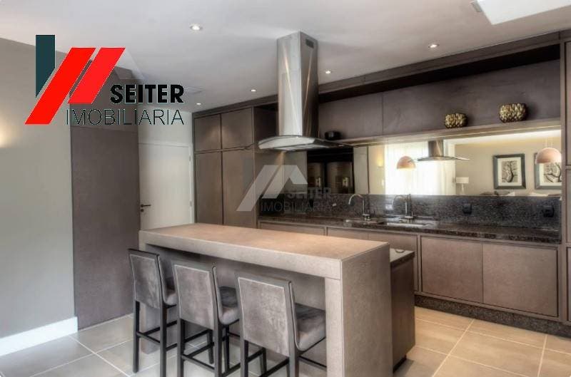 Apartamento 2 dromitorios com suite venda Itacorubi Florianopolis
