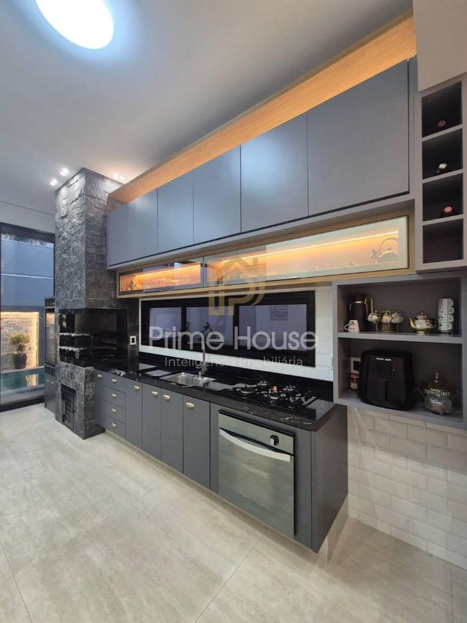 Vende-se Casa Semi Mobiliada em Condomínio Belvedere II