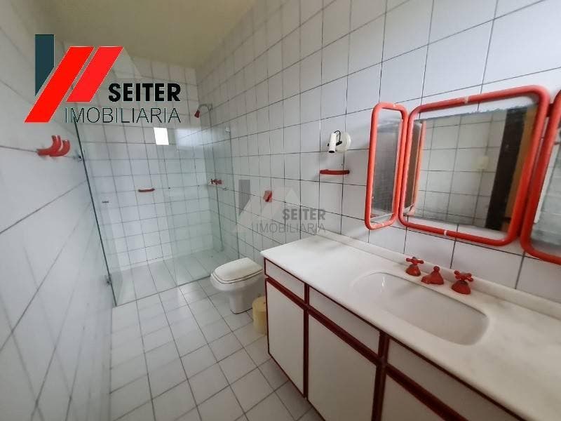 Casa para locação com 5 dormitórios bairro Coqueiros florianópolis