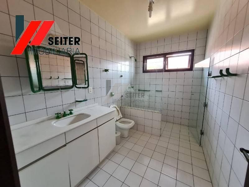 Casa para locação com 5 dormitórios bairro Coqueiros florianópolis