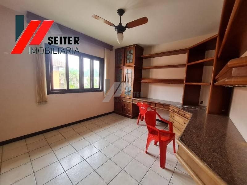 Casa para locação com 5 dormitórios bairro Coqueiros florianópolis