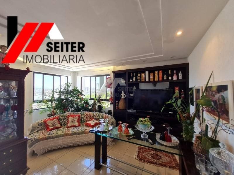 Apartamento de 3 dormitórios a venda Centro de Florianópolis