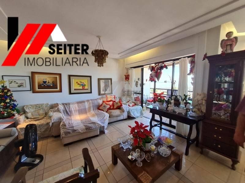 Apartamento de 3 dormitórios a venda Centro de Florianópolis