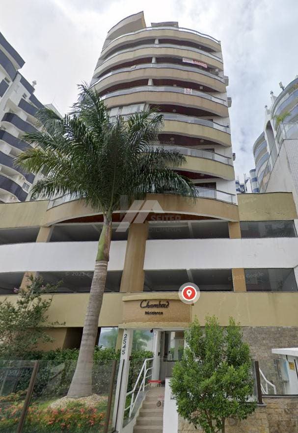 Apartamento Semi Mobiliado de 2 Dormitorios com Suite no Itacorubi