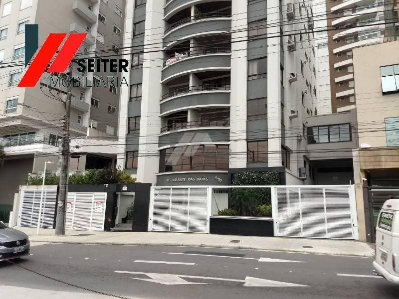 Apartamento de 3 dormitórios a venda Centro de Florianópolis