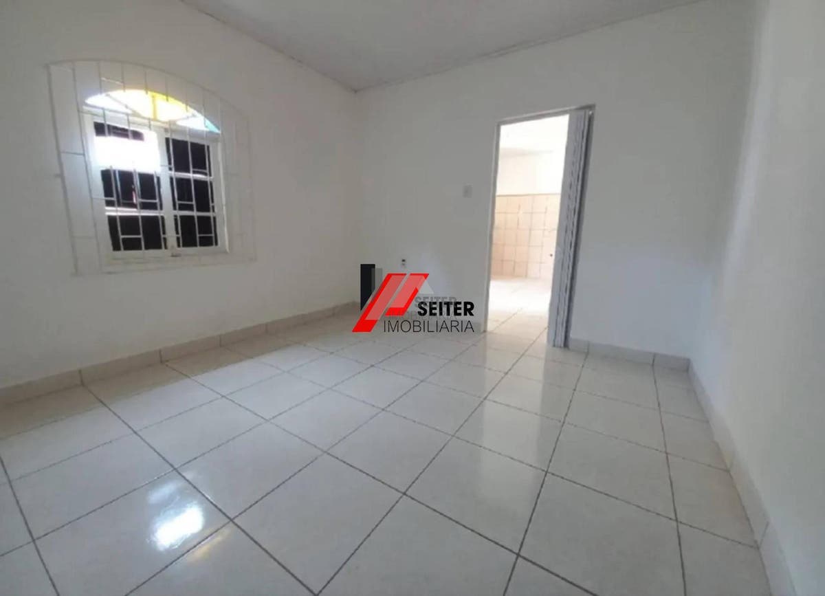 Terreno com duas casas à venda no Bairro Trindade em Florianópolis
