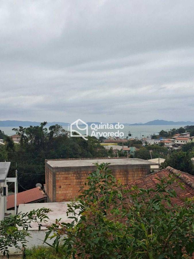 Casa Vista Mar Calheiros - Casa em Calheiros, Governador Celso Ramos - à venda - Quinta do Arvoredo Imóveis