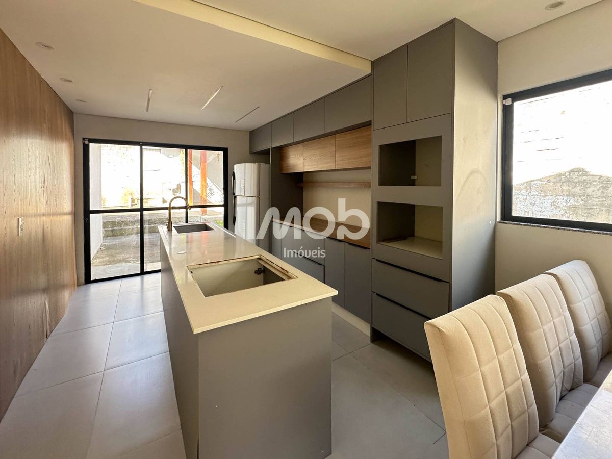 Casa com suíte + 2 quartos - são luís