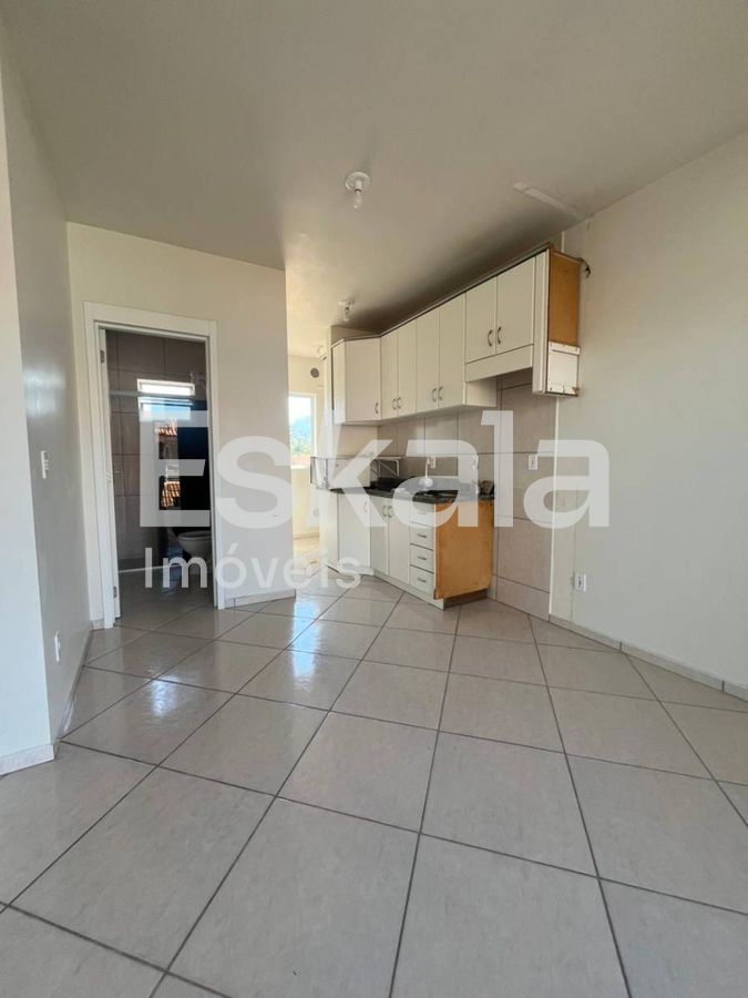 Apartamento com 02 dormitórios + 04 vagas de garagem escolinha - guaramirim