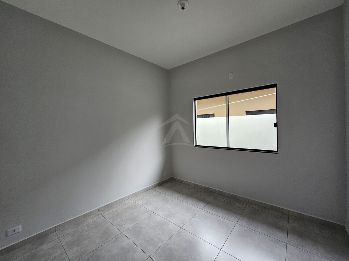 Casa de excelente acabamento, 3 quartos sendo 1 suite, barra do sai