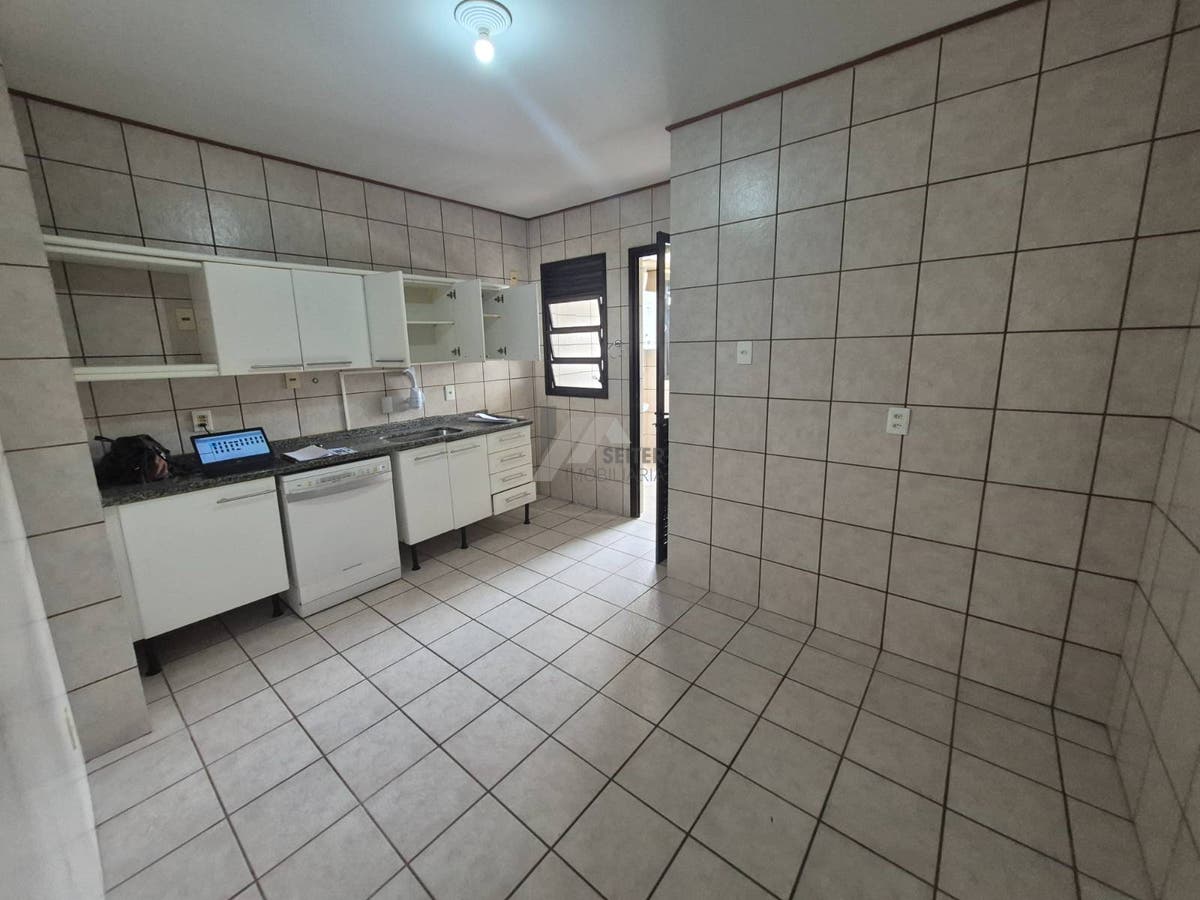 Apartamento de 3 quartos para alugar centro
