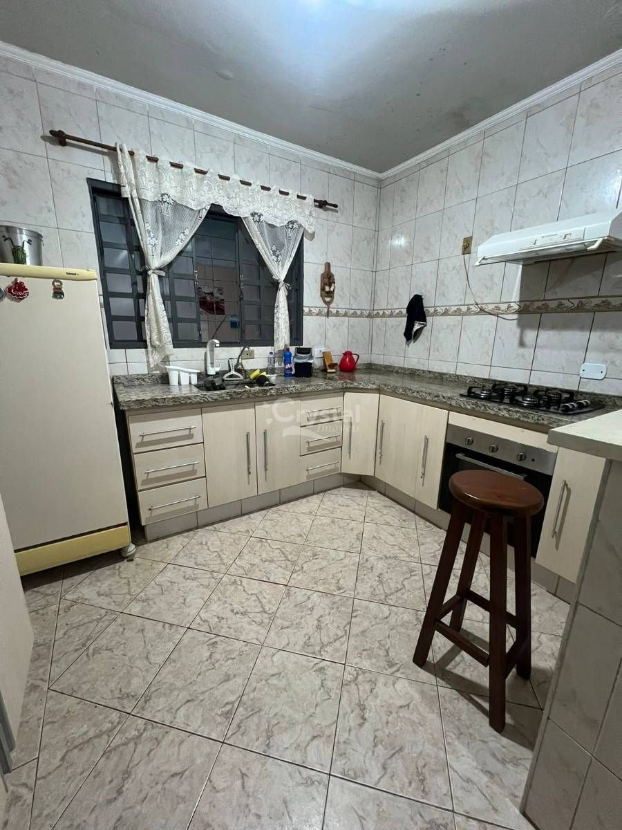 Casa com 3 Quartos e Cozinha Completa à venda na Vila Operária - Avaré. Foto 2