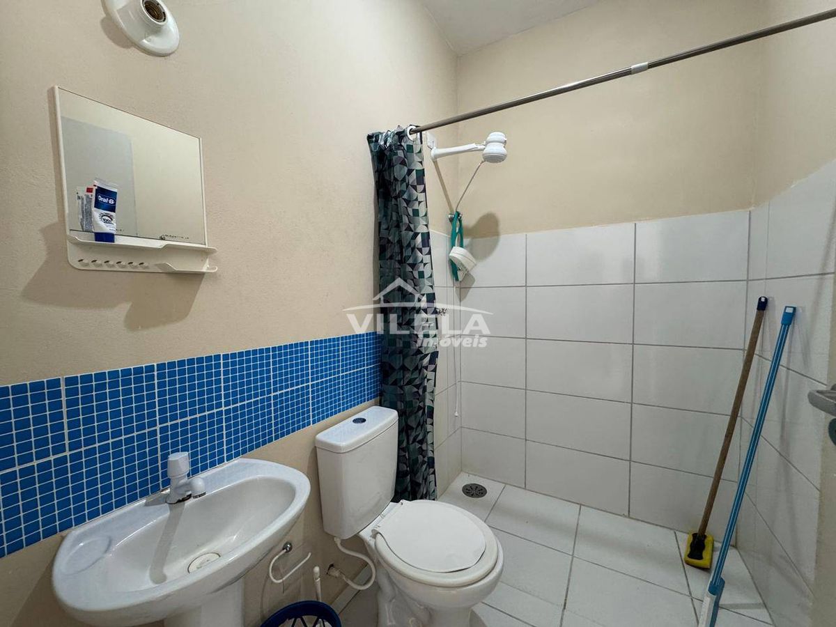 Casa com 2 dormitórios-ótima localização no bairro golfinho -caraguatatuba-sp!!!