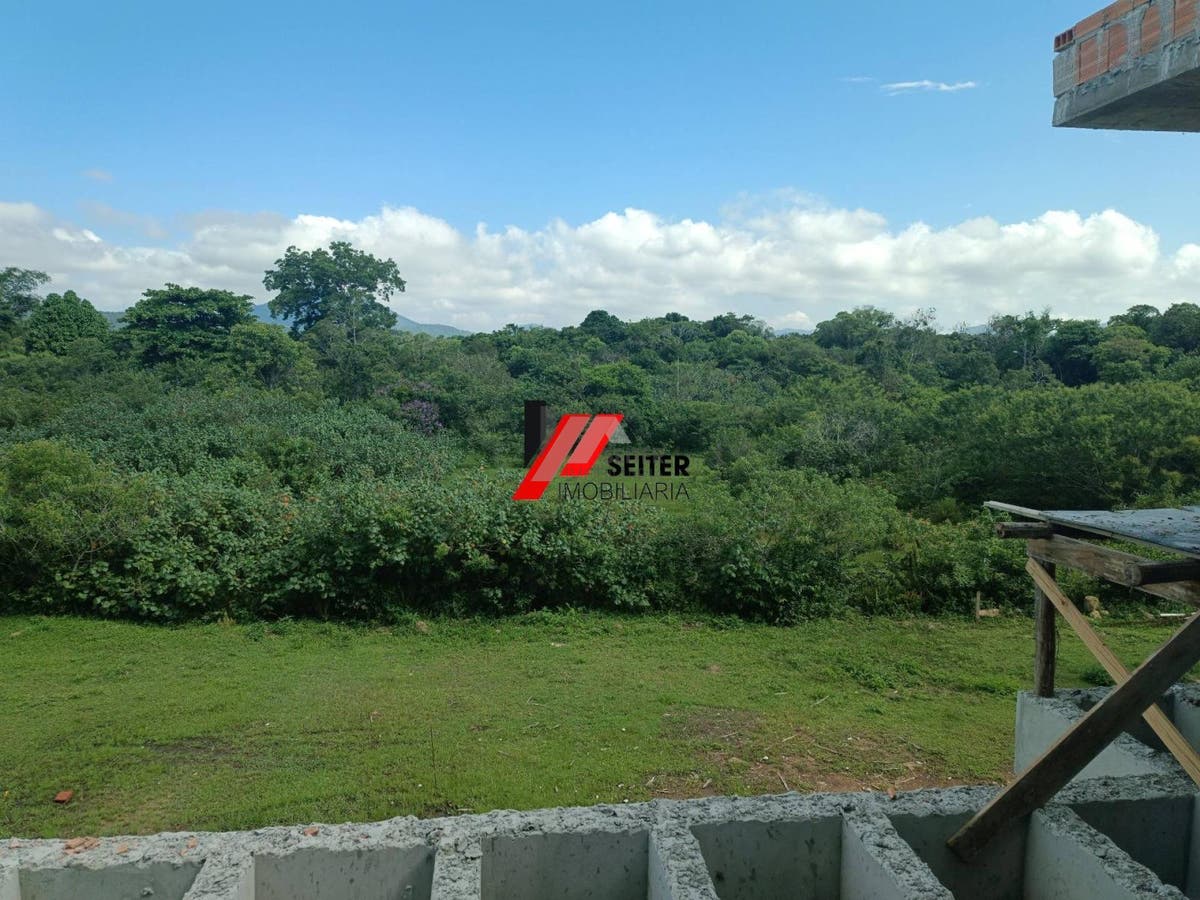 Casa de alto padrão à venda em Canasvieiras