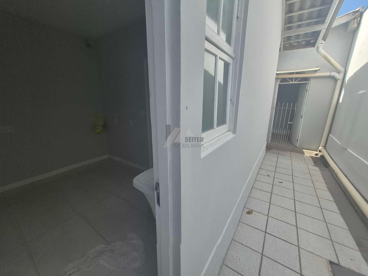 Casa de 4 quartos para alugar no Santa Monica Florianopolis