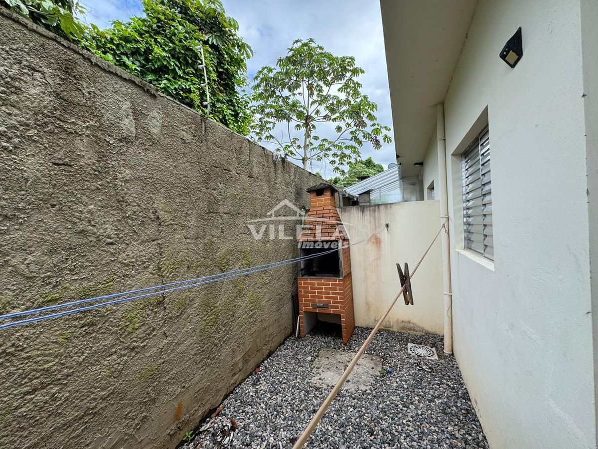 Casa com 2 dormitórios-ótima localização no bairro golfinho -caraguatatuba-sp!!!