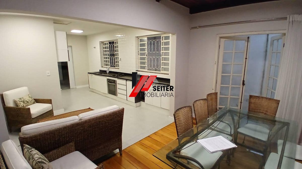Casa a alugar na agronomica