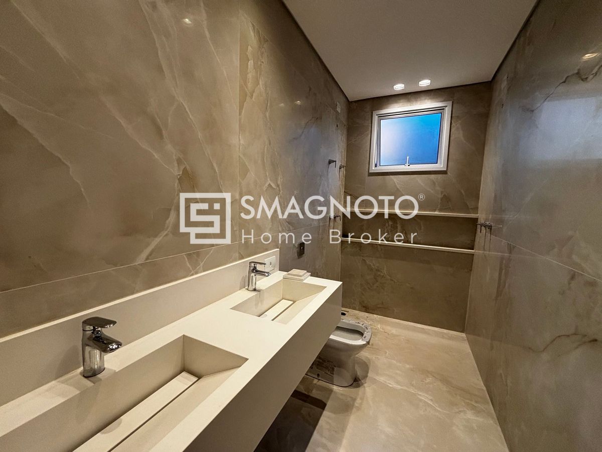 Casa Térrea de Alto Padrão à Venda no Damha I em Piracicaba com 3 Suítes e piscina .