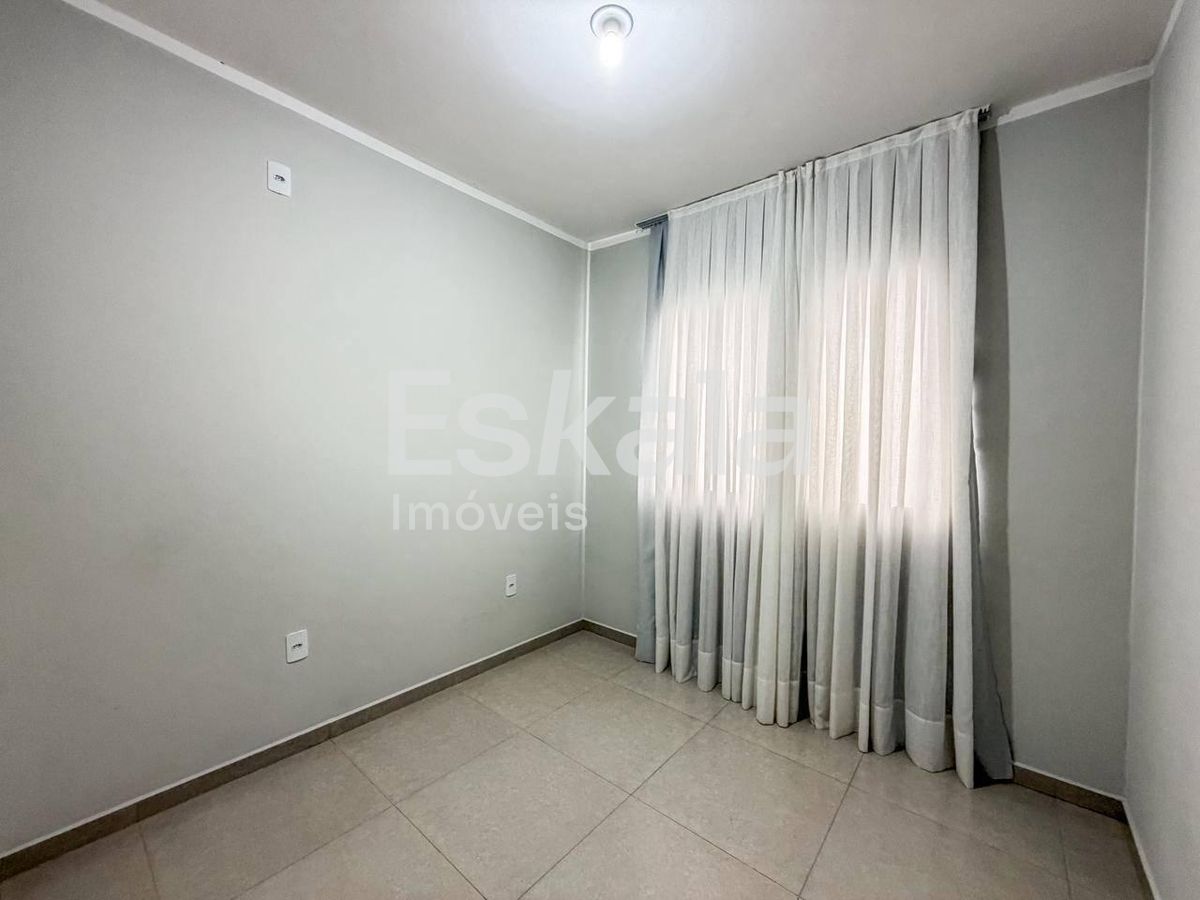 Sobrado Semimobiliado Com 01 Suíte + 02 Quartos Ilha da Figueira - Guaramirim