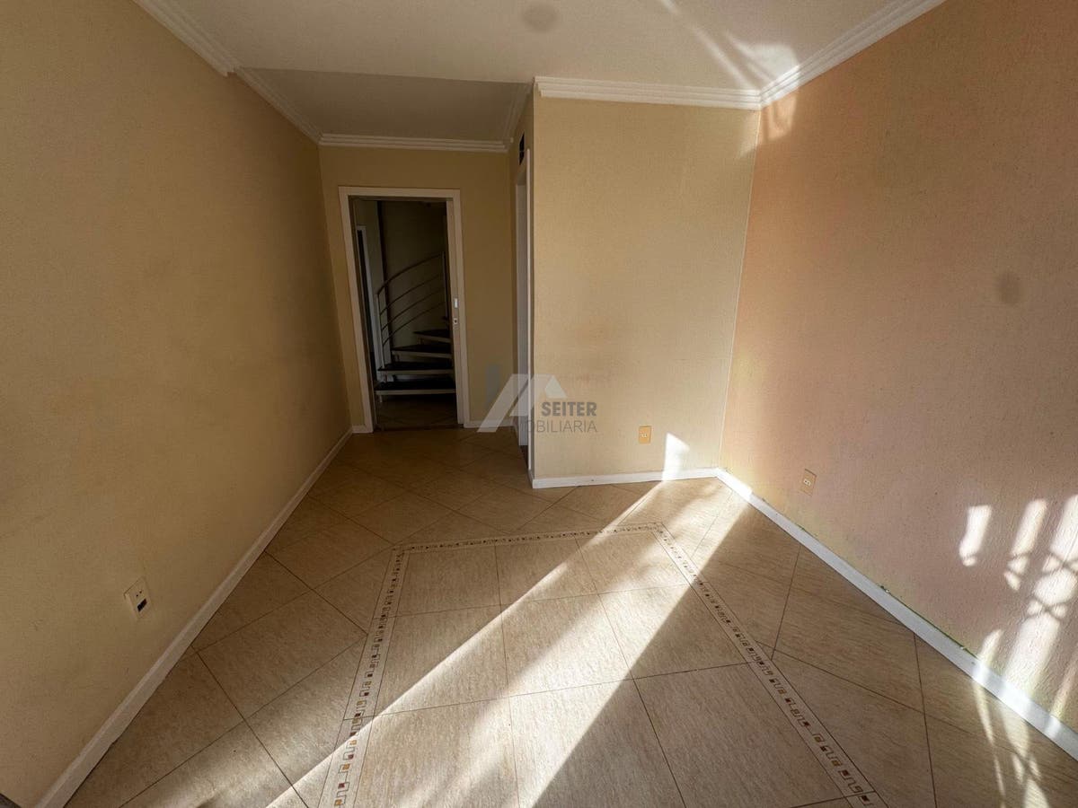 Casa de 4 quartos para alugar na agronomica