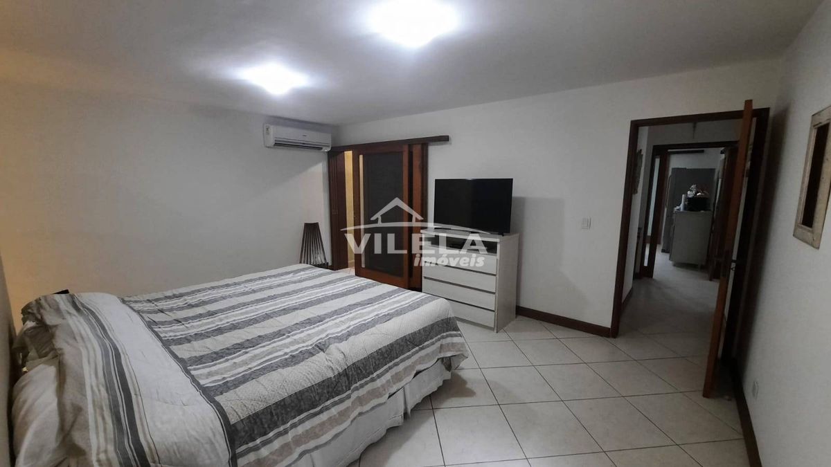 Sobrado com 4 quartos à Venda, Massaguaçu - Caraguatatuba.