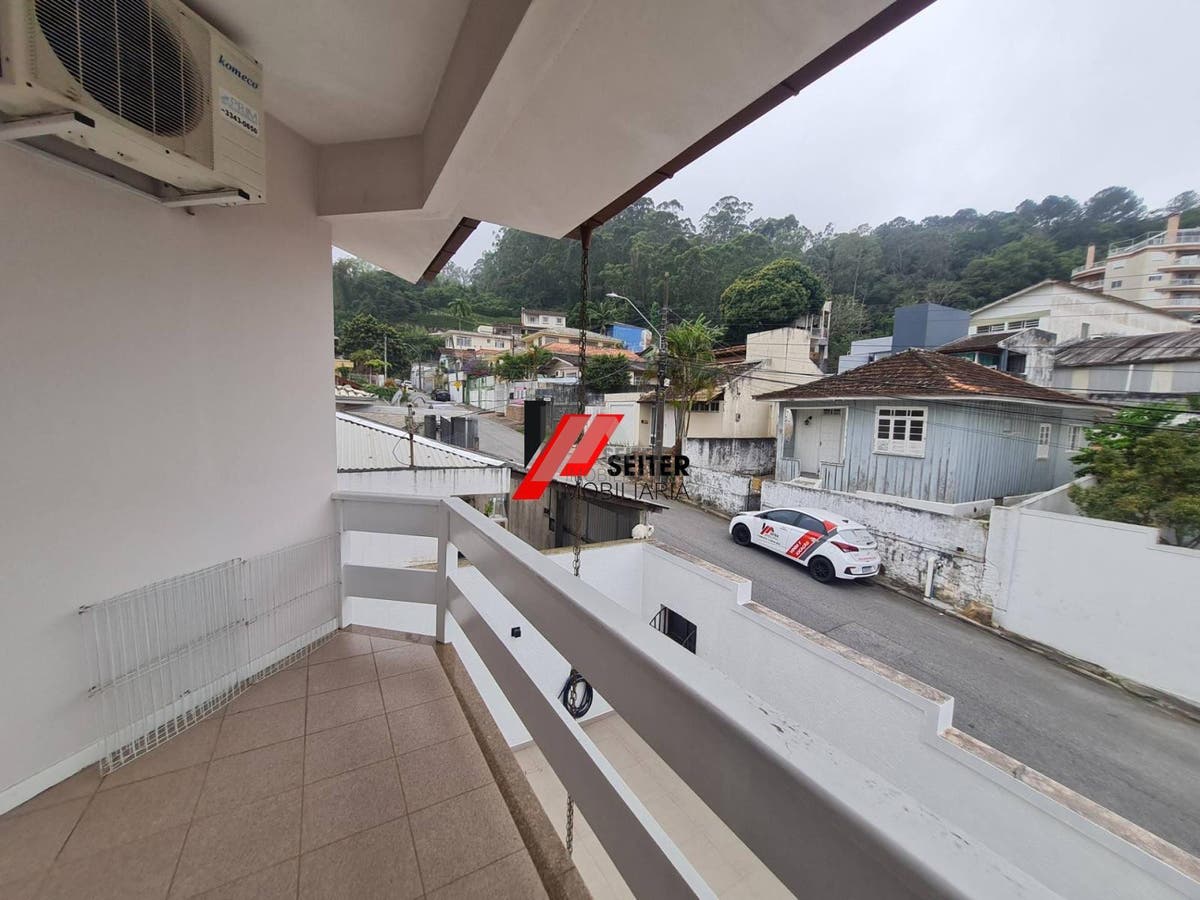 Casa de 4 dormitorios a venda Saco dos Limoes regiao central e proximo a UFSC