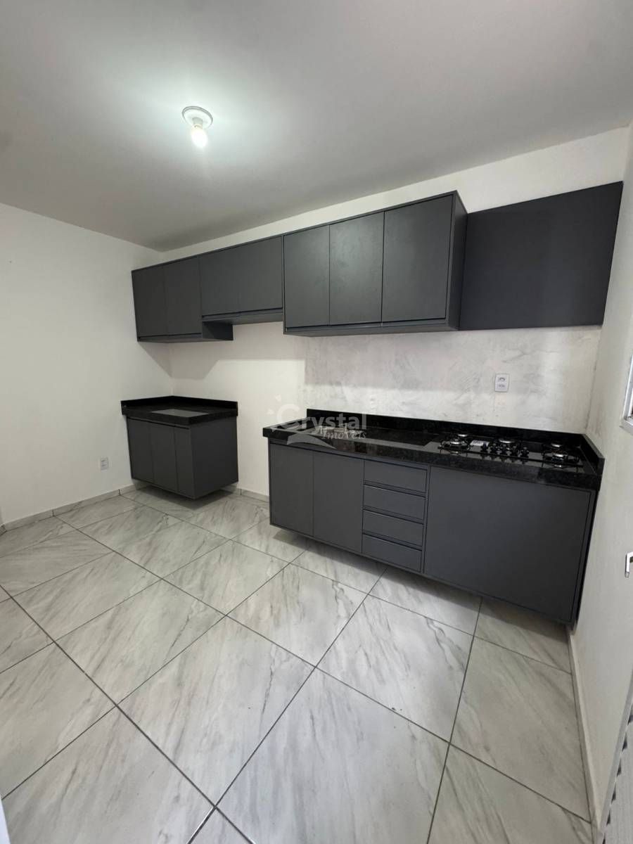 Casa de Condomínio à Venda com 3 Quartos e Lavanderia Coberta em Vila Martins III - Avaré. Foto 2