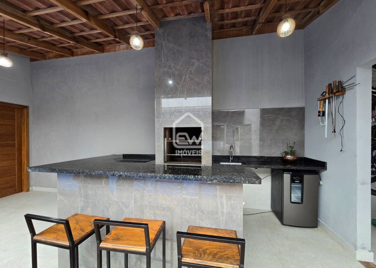 Casa, 3 quartos, 330 m² - Foto 3