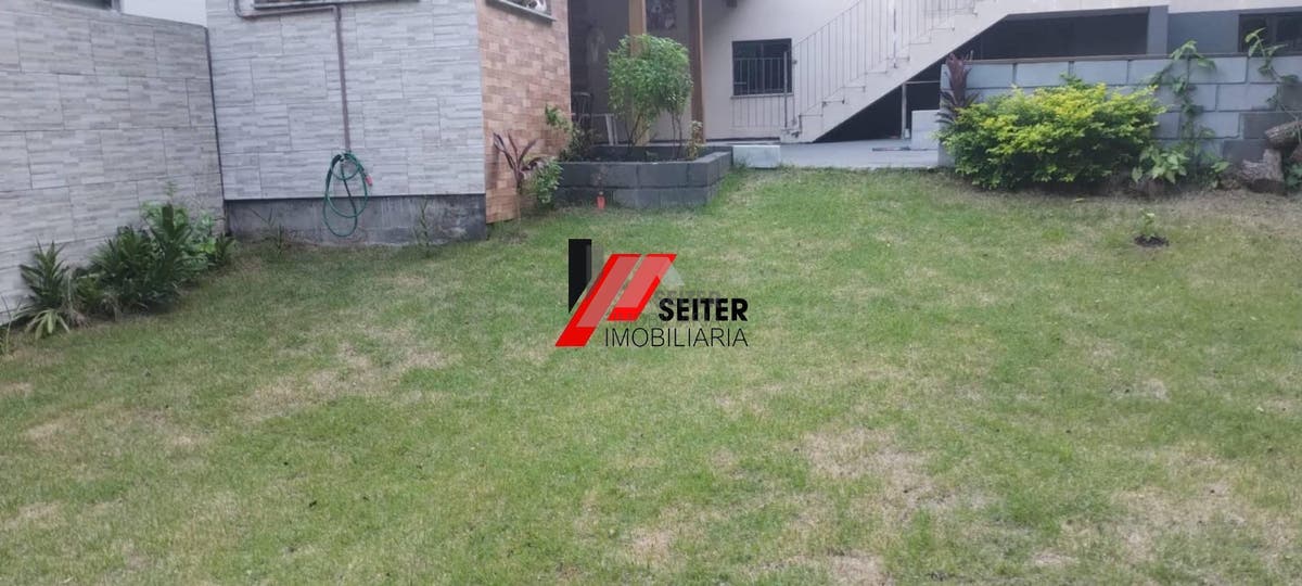 Casa com 4 dormitórios sendo 2 suíte à venda no bairro Pantanal