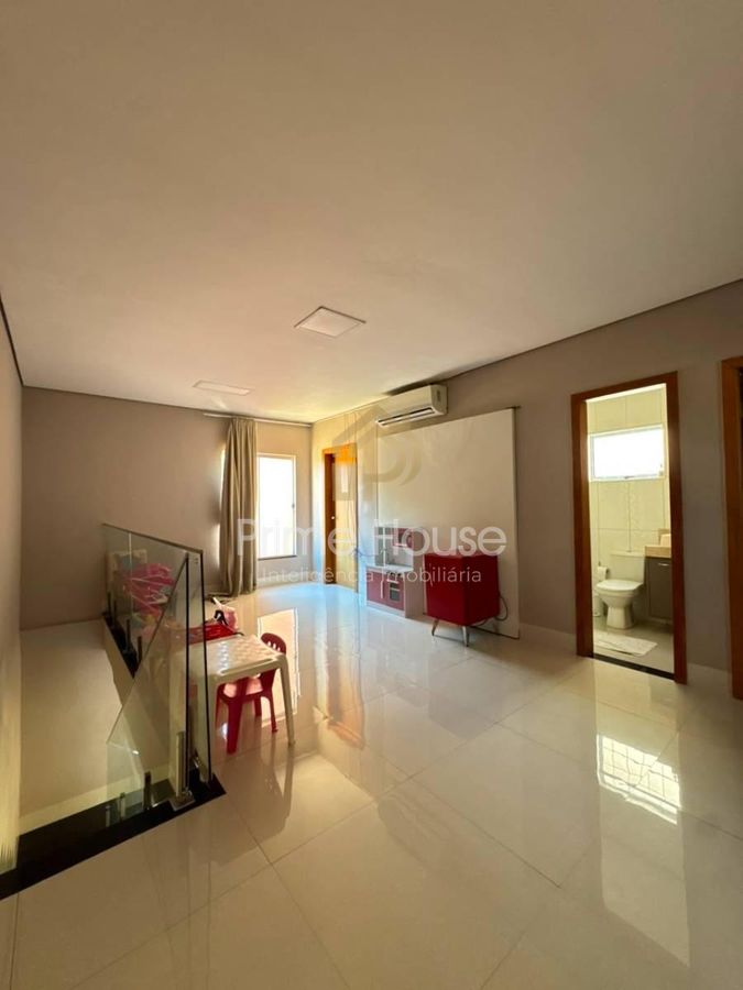 Vende-se Sobrado de Alto Padrão em Bairro Jardim Shangri-lá
