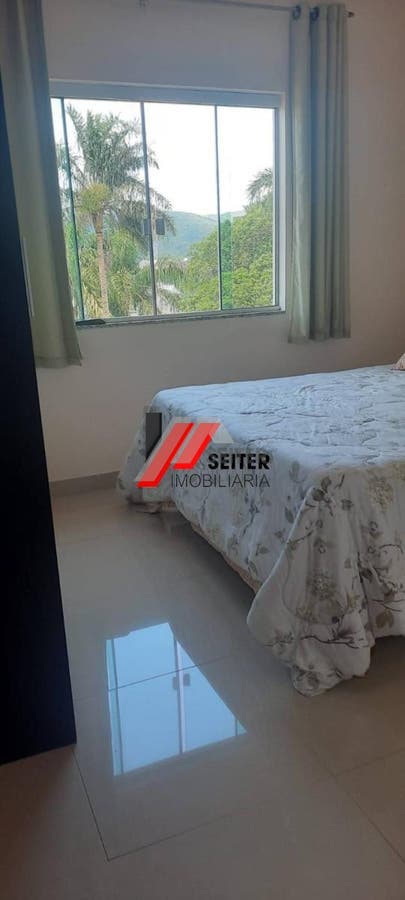 Casa a venda com 4 quartos sendo 4 suítes, 5 banheiros e 5 vagas de garagem, com area total de 279m²