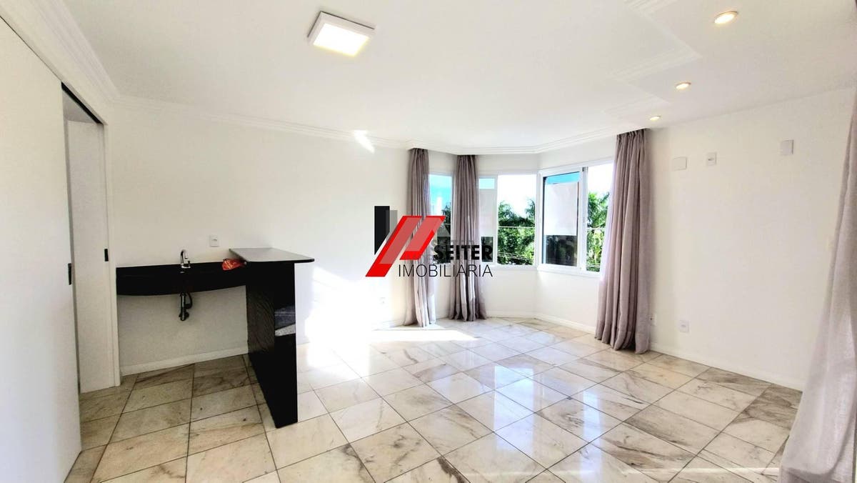 Apartamento a venda na Beira Mar Norte de Florianópolis